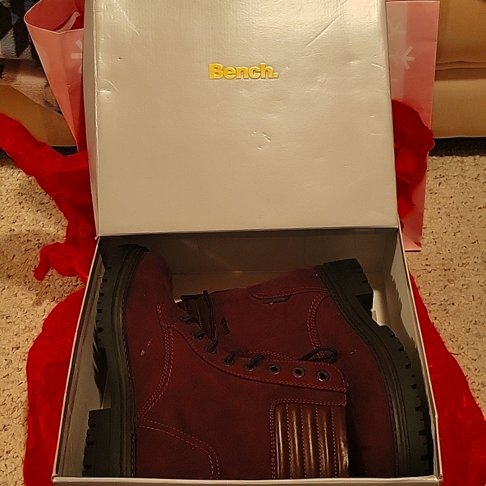 Bench. Boots! Leather maroon.